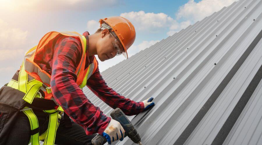 Professional gutter cleaning in Bim, WV